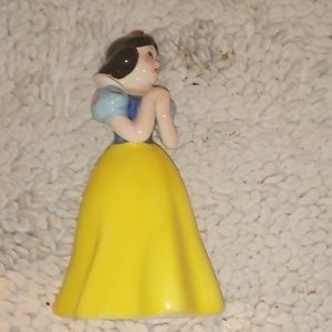 Snow white figurine
